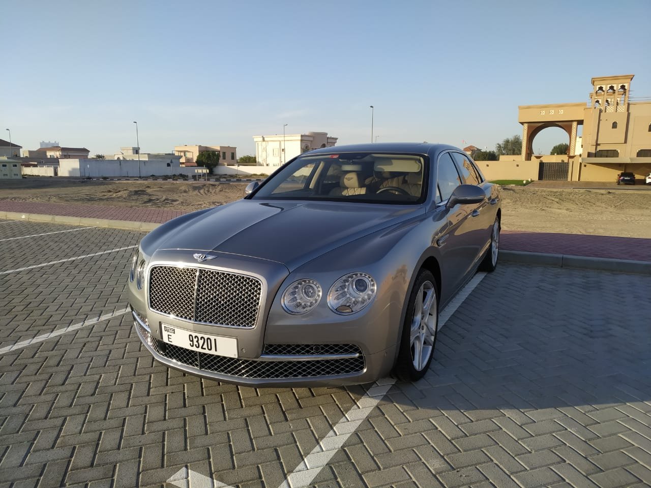 Bentley-Flying-Spur-rent-Dubai