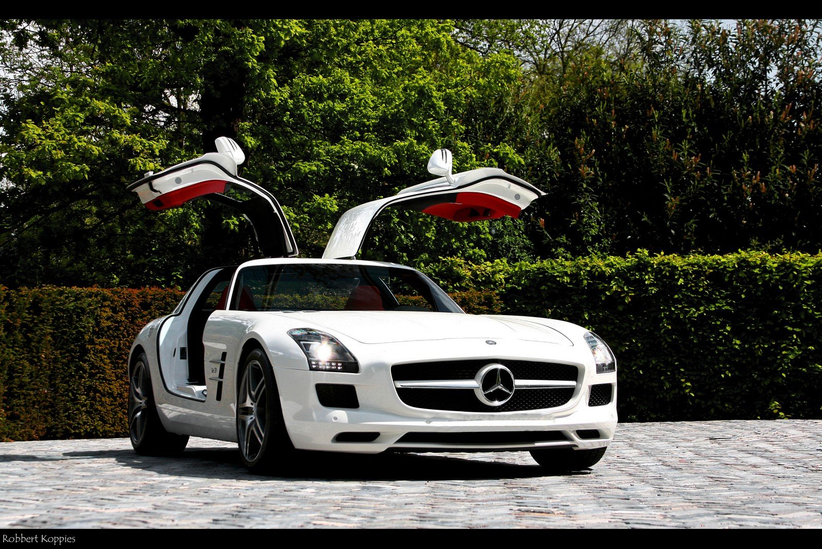 Mercedes AMG SLS rent Dubai