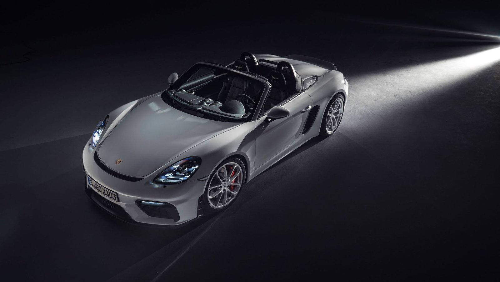 Rent PORSCHE 718 Spyder dubai