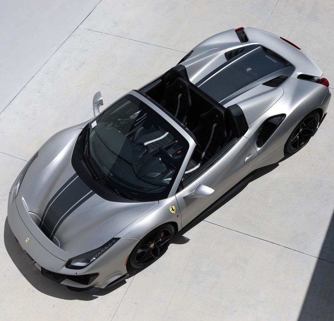 ferrari-488-pista-spider-hire-dubai