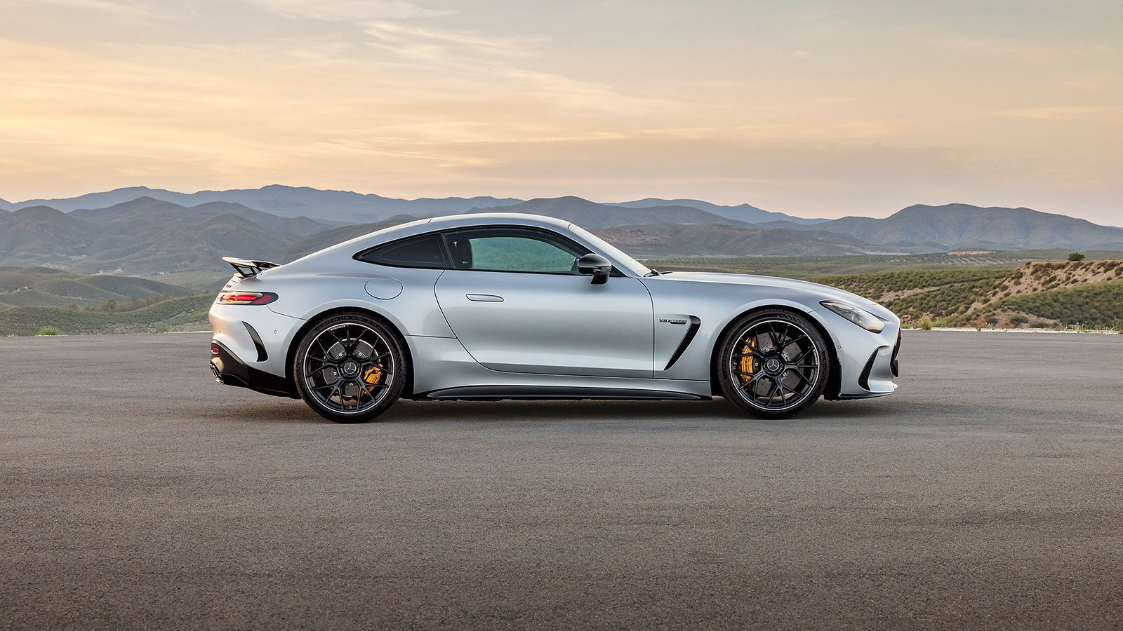 2024-Mercedes-AMG-GT-63-Rental Dubai