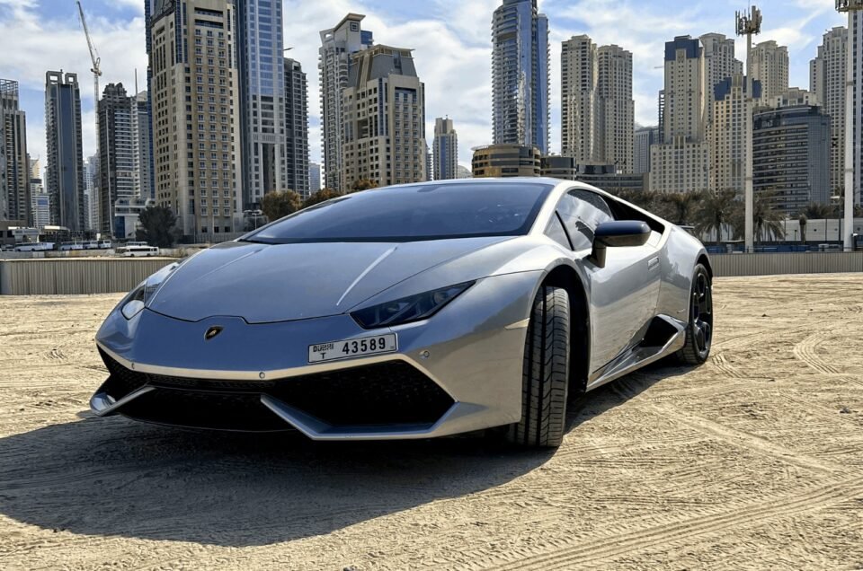 What is the cost of renting a Lamborghini in Dubai?