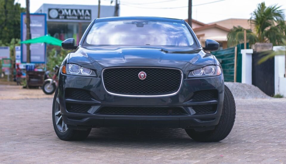 Jaguar F-Pace SVR